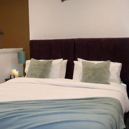Berry's Retreat - Kist Accommodates Appartement *