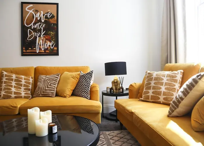 Berry's Retreat - Kist Accommodates Apartment *